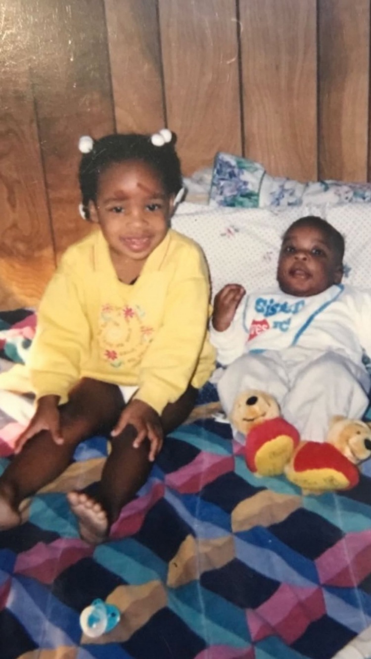 体育赛事-纳兹-里德社交媒体发文悼念姐姐 枪击案中不幸罹难