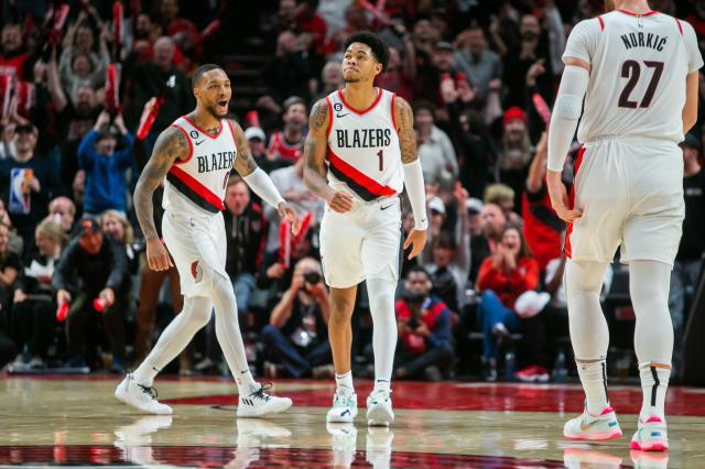 体育赛事-【观察】大合同到手继续进步 小西蒙斯这块宝押对了